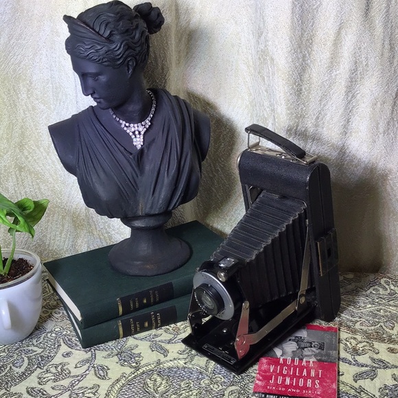 Vintage bellows camera folding Kodak vigilant junior with original booklet - Picture 9 of 13